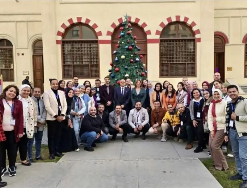 مدربو المركز مع المشاركين في برنامج Advanced ToT بالجامعة الأمريكية بالقاهرة